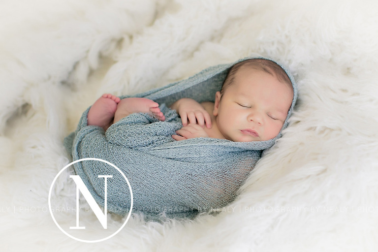 Minneapolis-Newborn-Photographer-01