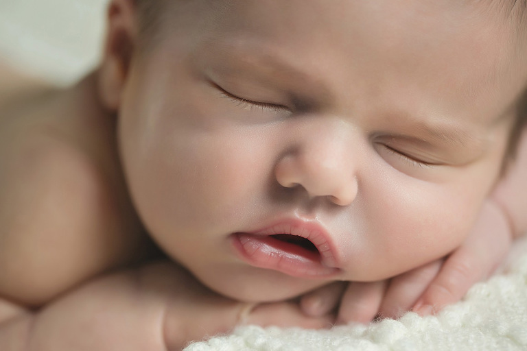 Twin-Cities-Premier-Newborn-Photographer-02