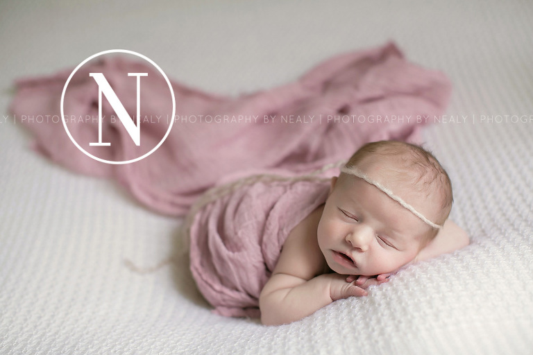 Minneapolis-Premier-Newborn-Photographer-02