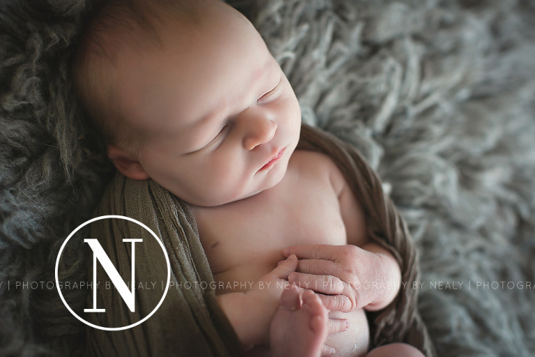 Minneapolis-Premier-Newborn-Photographer-01