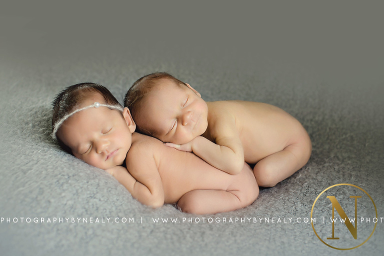 twin-newborn-pictures-01
