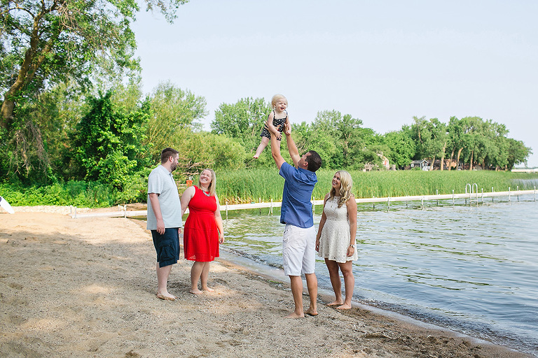 lake-house-family-pictures-09